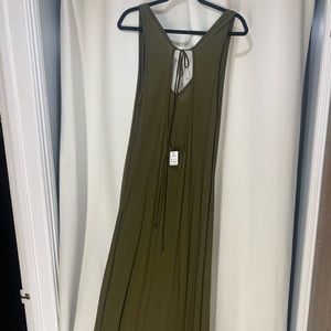 Carole Leona size medium army green maxi dress